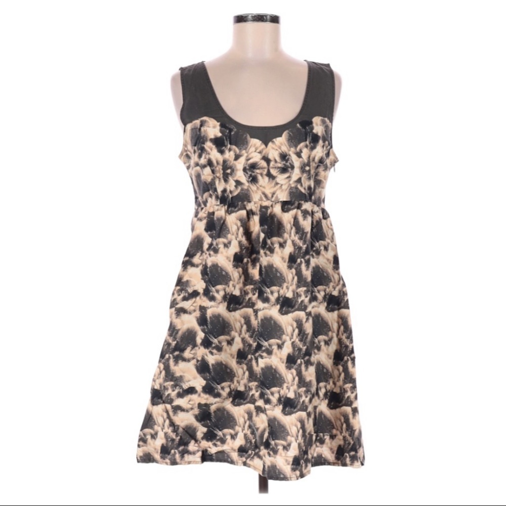 UO Kimchi Blue Floral Fit + Flare Sundress size 8